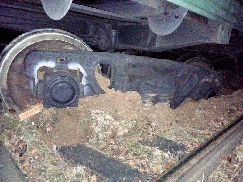В Кировской области с рельсов сошли несколько вагонов