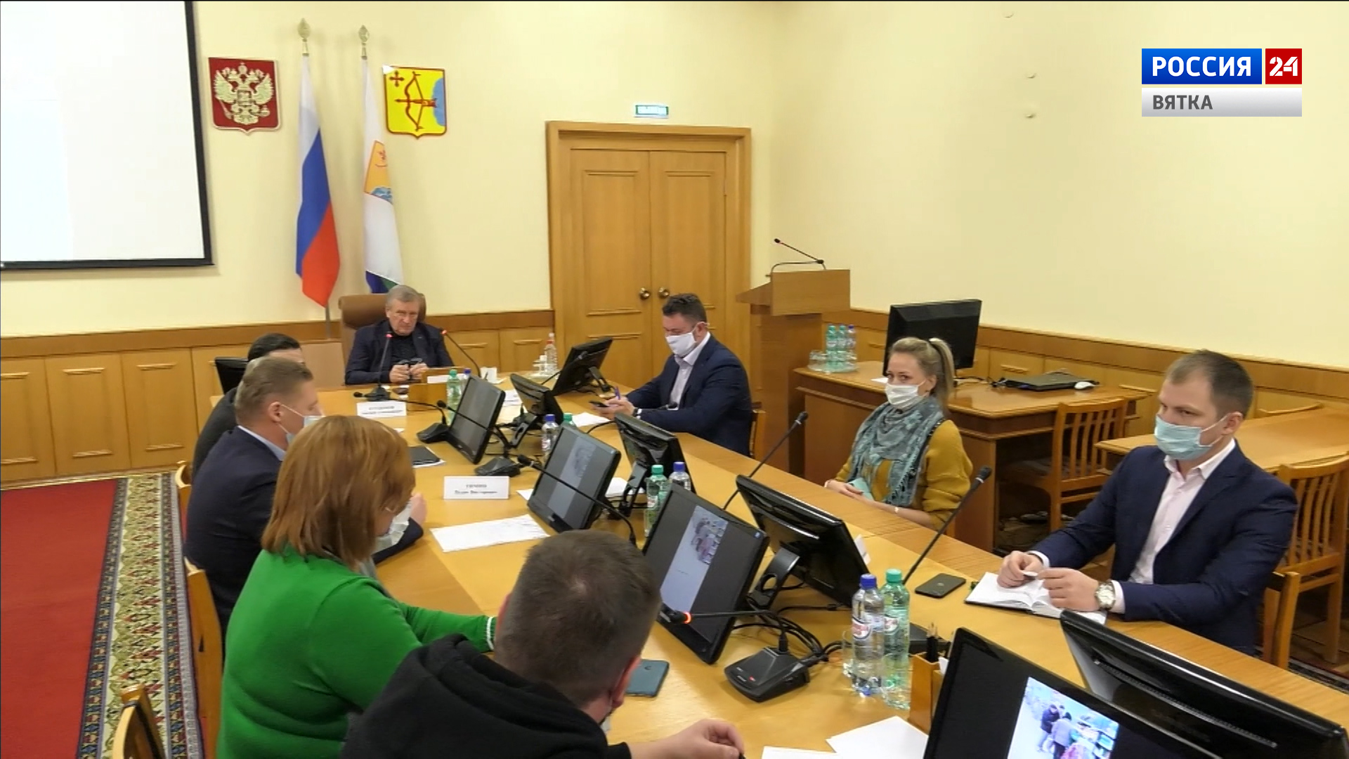 Васильев обсудил с руководителями торговых и развлекательных заведений соблюдение антиковидных мер