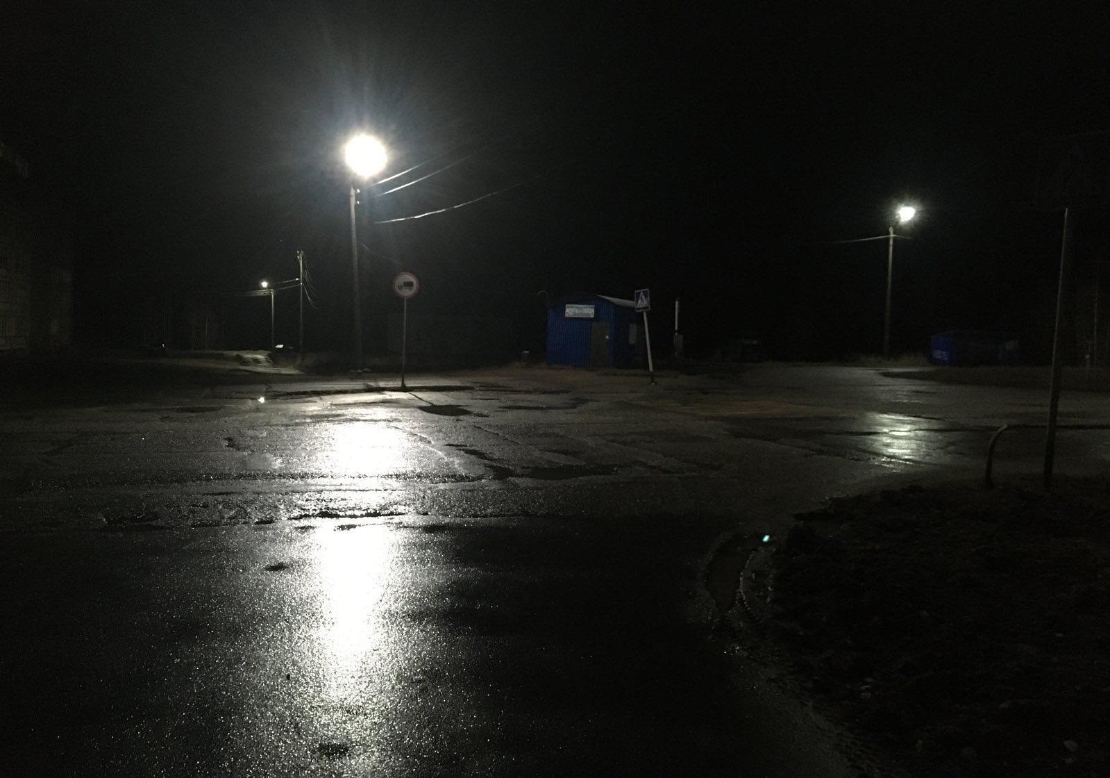 В Омутнинском районе неизвестный сбил двоих человек на пешеходном переходе