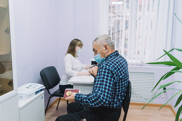 Мобильные пункты МФЦ появятся в пунктах вакцинации кировских поликлиник