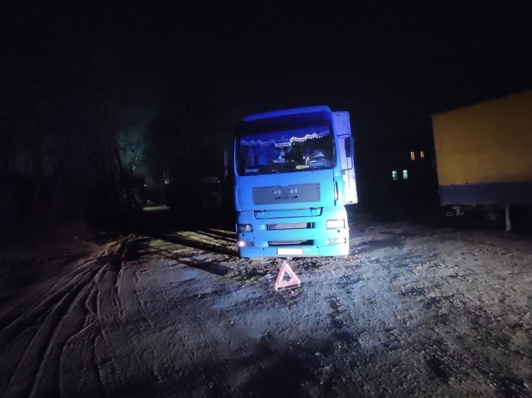 В Кирове грузовик «МАN» с прицепом сбил пожилую женщину