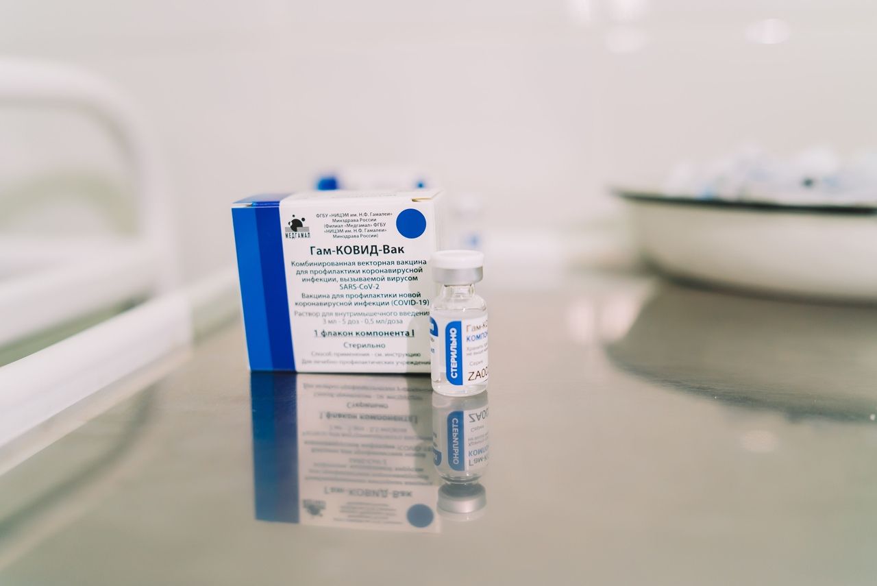 Иммунолог Жемчугов считает реакцию на препарат единственным противопоказанием к вакцинации