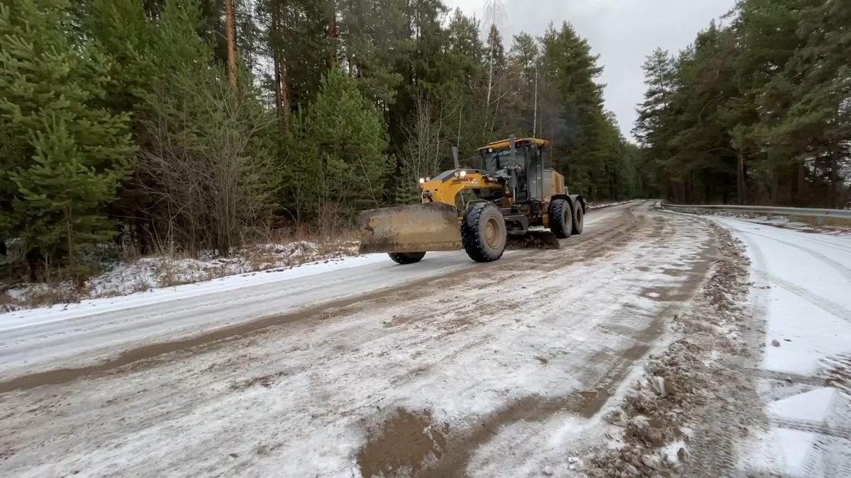 В Кирове устранили неровности на дороге Порошино – Сидоровка