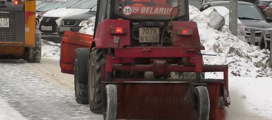 В Кирове за сутки распределили 123 тонны галита и 18 тонн пескосоляной смеси