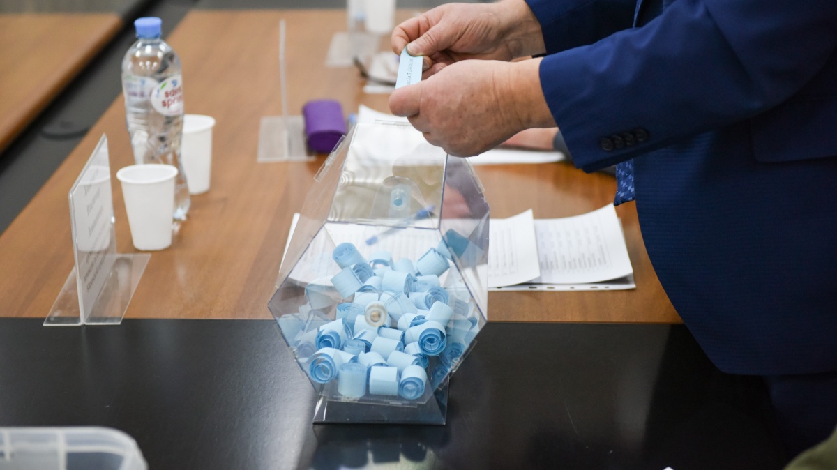 В Кирове 48 детей-сирот получили квартиры