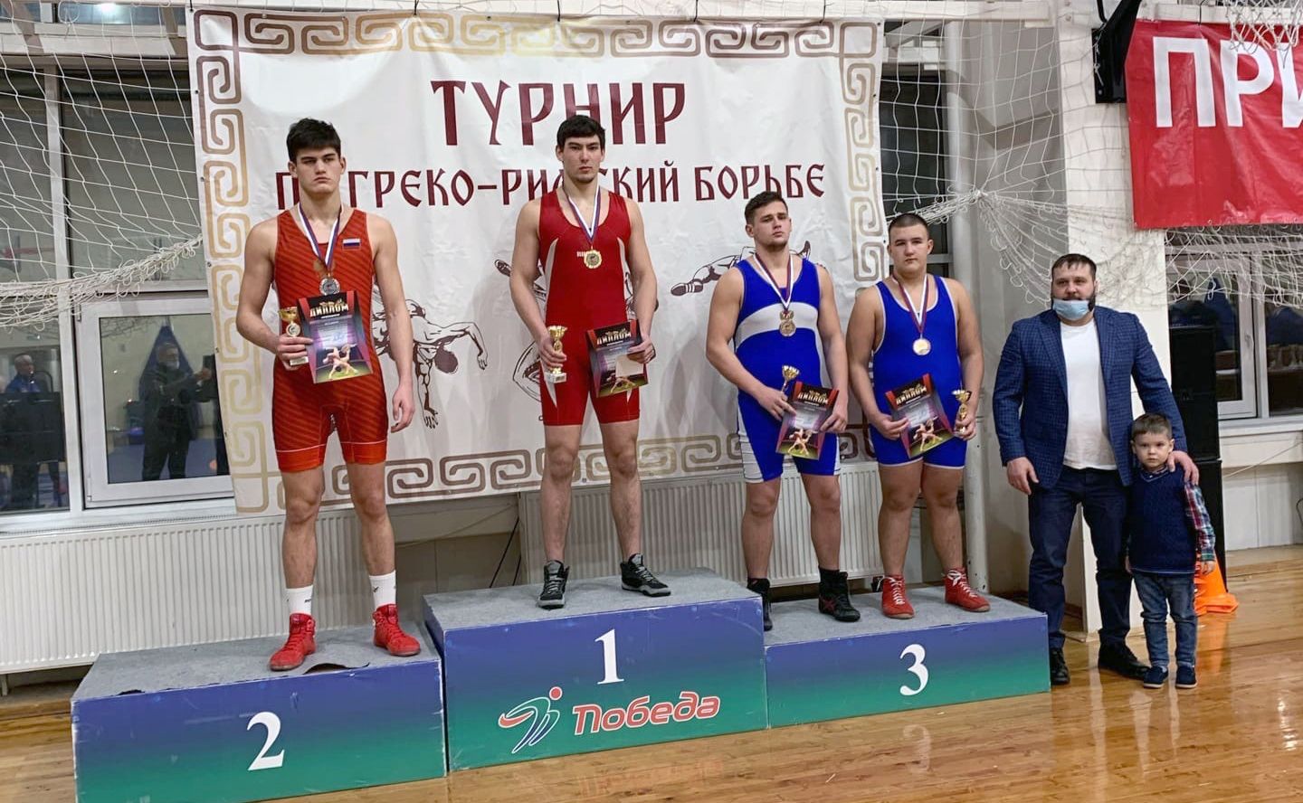 Кировские борцы пять раз поднимались на пьедестал почёта престижных стартов