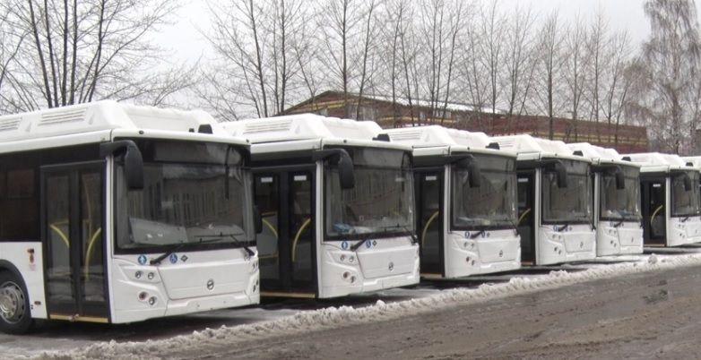 В «КировПассажирАвтотранс» прибыли 52 новых автобуса марки ЛиАЗ
