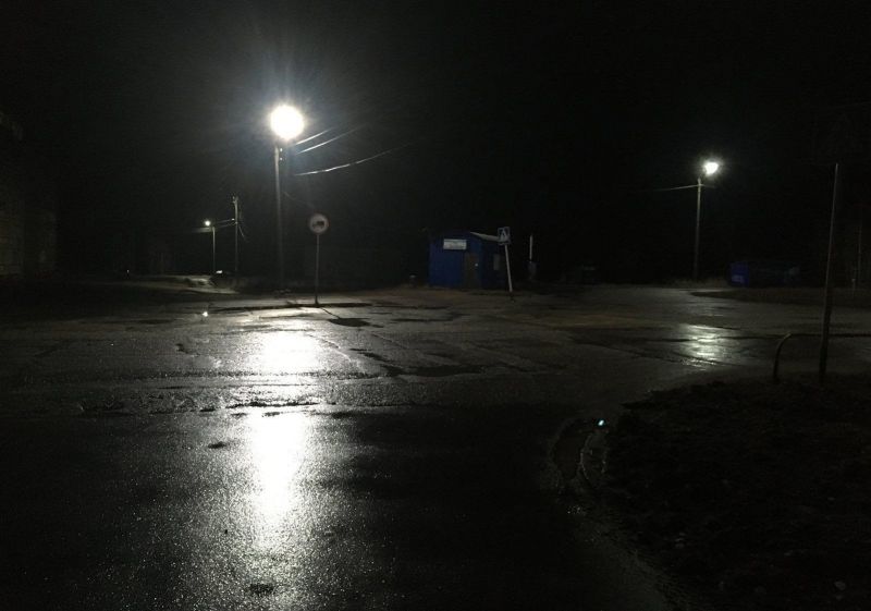 В Омутнинском районе неизвестный сбил двоих человек на пешеходном переходе