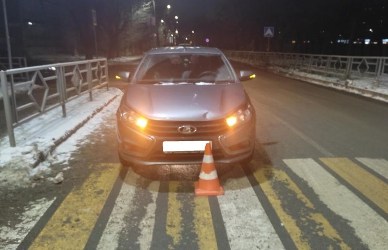 В Кирове на улице Ленинградской «Лада Веста» сбила 11-летнюю девочку