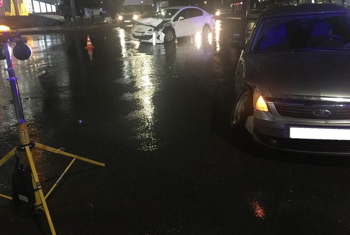 В Кирове в ДТП пострадали два водителя