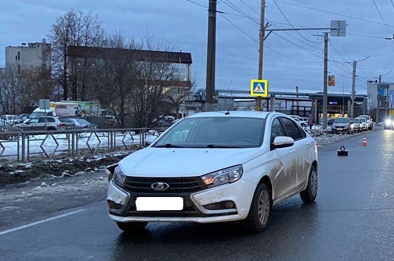 В Кирове в ДТП на пешеходном переходе пострадала 23-летняя девушка