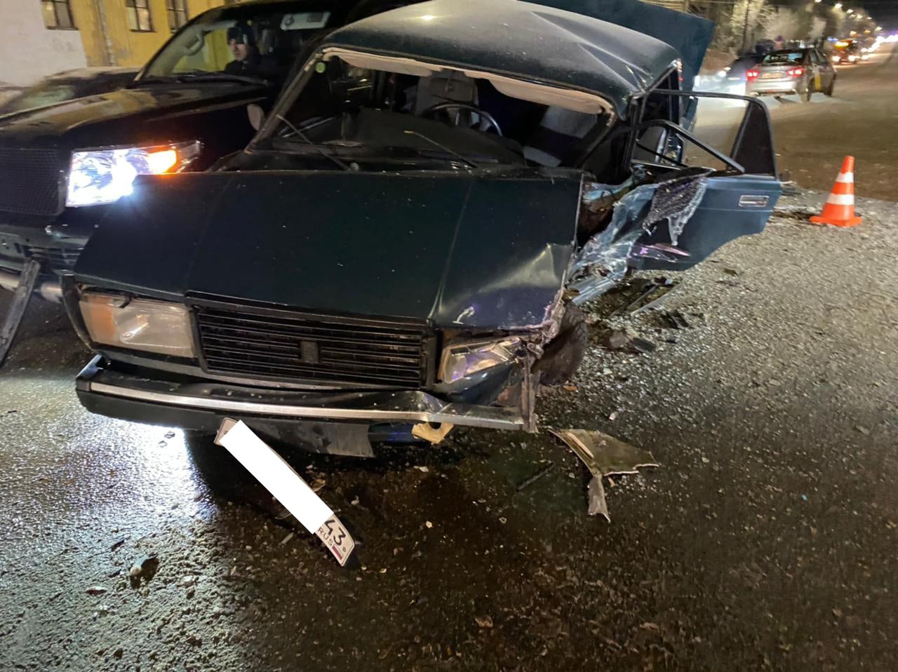 В Кирове в ДТП на улице Воровского пострадали три человека