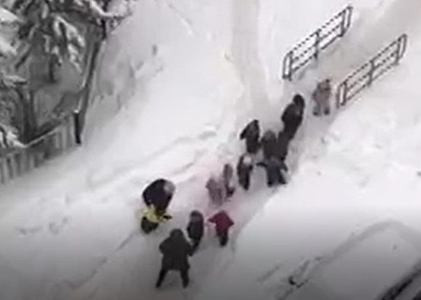 В Кирове прокуратура проверит видео с жестоким обращением воспитателя с ребенком