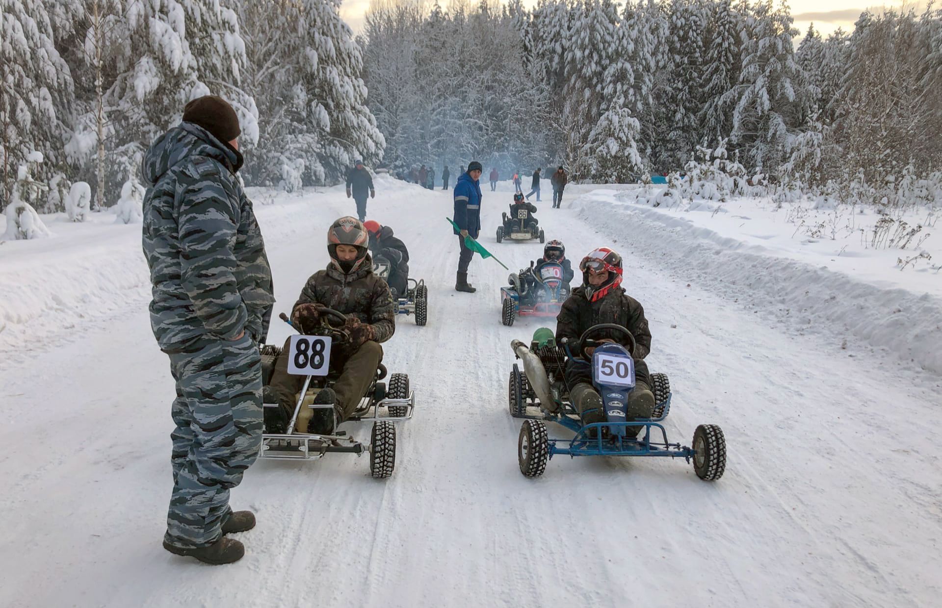 В Кирово-Чепецком районе прошёл первый этап Кубка области по зимнему картингу