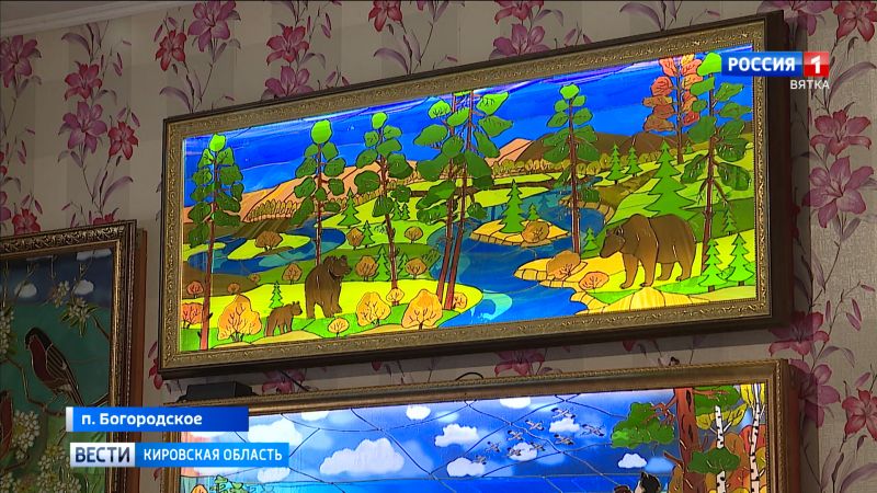 Умелец из Богородского создает уникальные картины-витражи