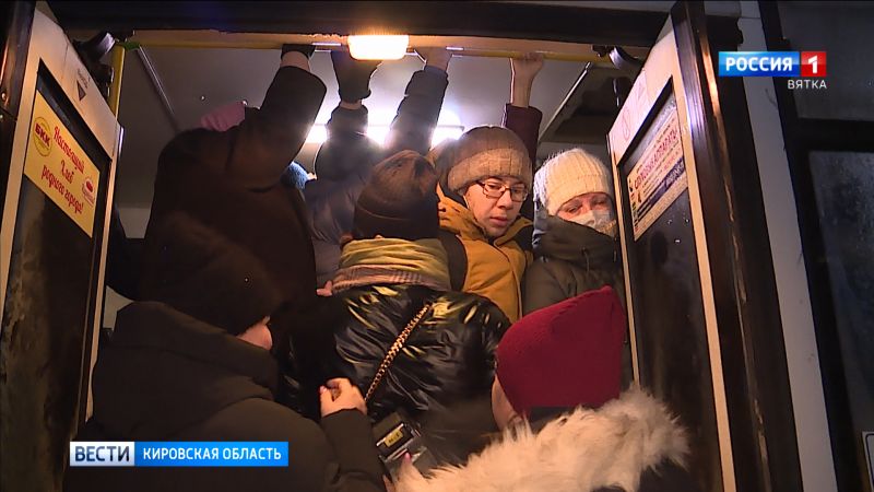 Жители микрорайонов Солнечного берега и Зонального института жалуются на переполненные автобусы