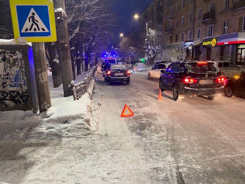 В Кирове на Октябрьском проспекте водитель «Киа Спортейдж» сбил 16-летнюю девушку