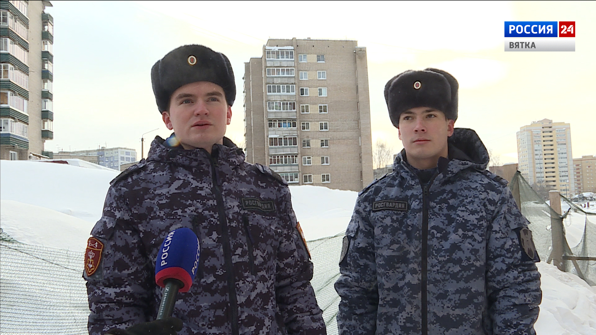 Росгвардейцы спасли замерзавшую в сугробе пожилую кировчанку