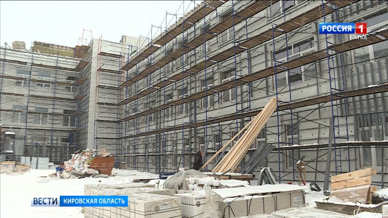 В Радужном внутри строящейся школы начались отделочные работы