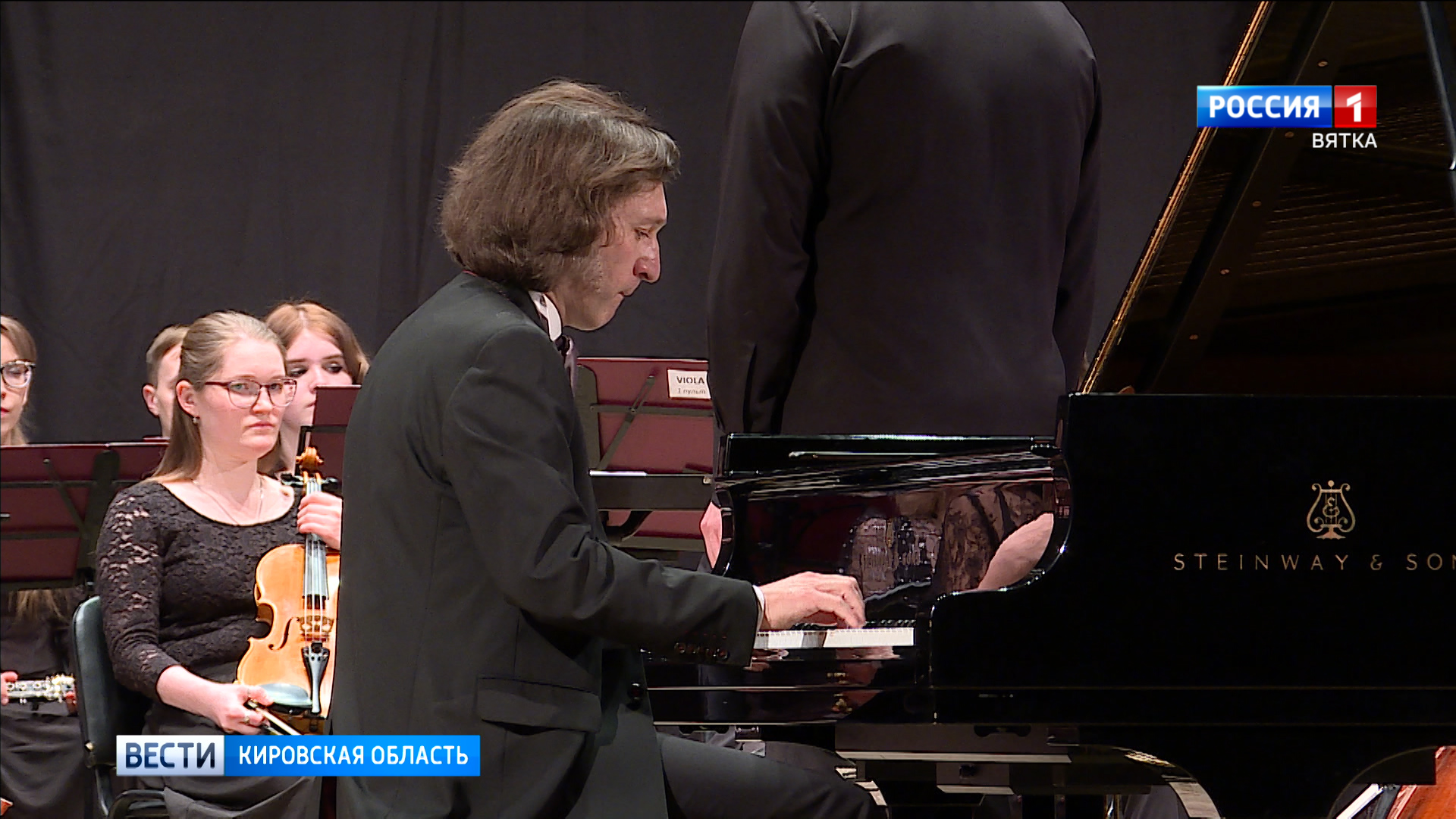 В Кирове выступил известный пианист Рэм Урасин