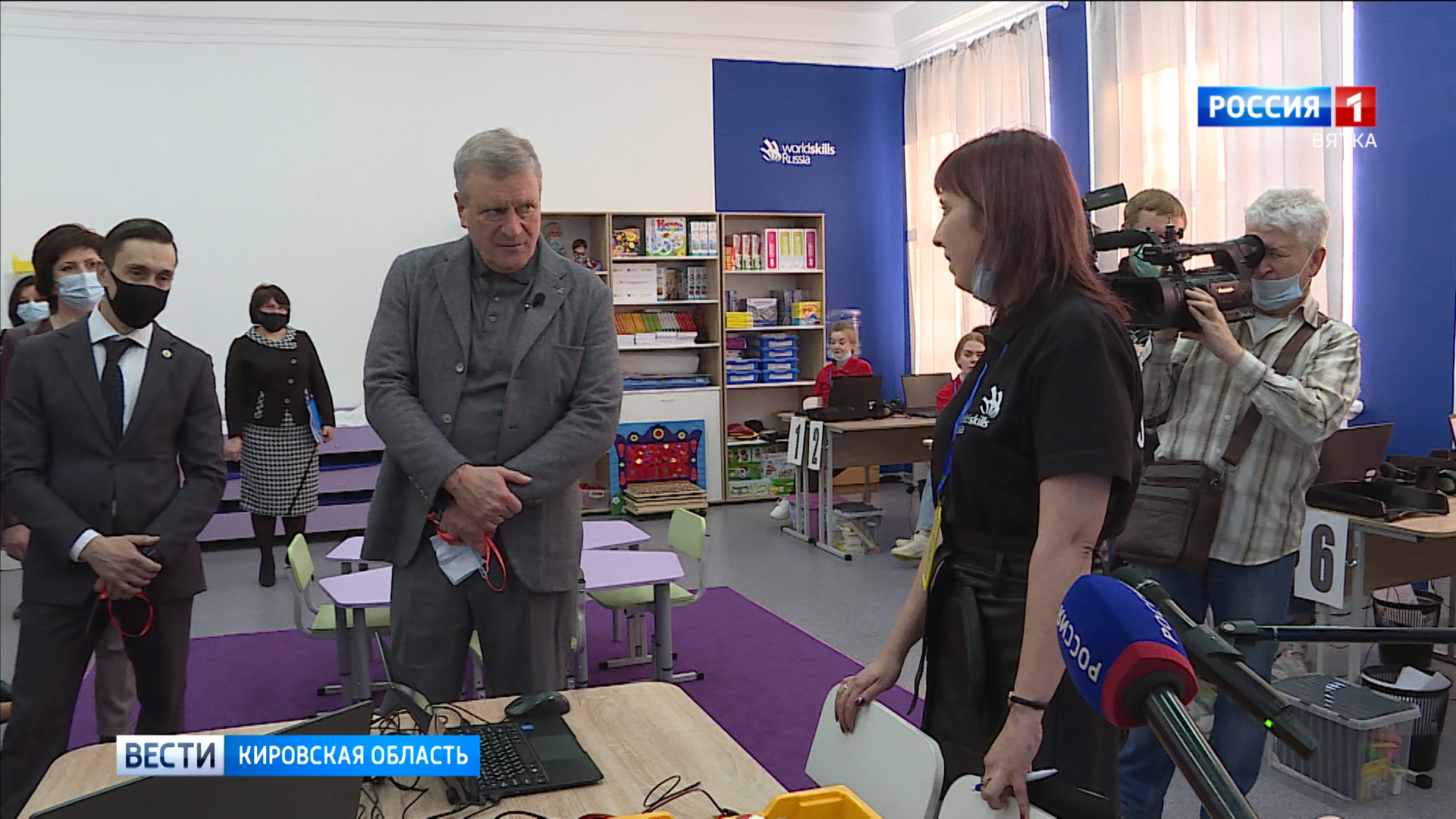 Игорь Васильев встретился с будущими педагогами Слободского колледжа