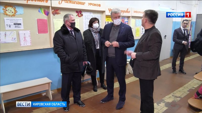 Игорь Васильев с рабочим визитом побывал в деревне Шихово Слободского района