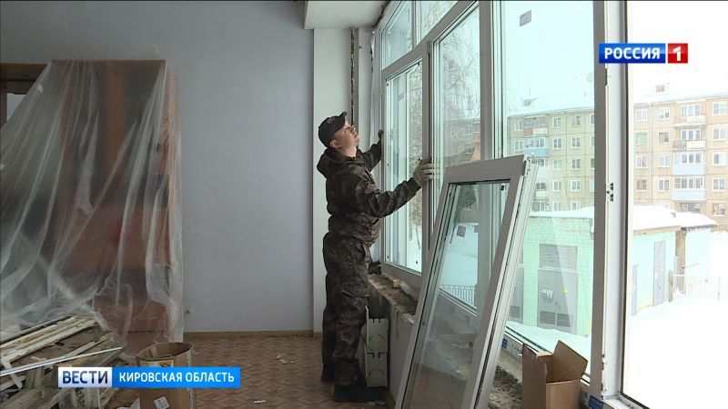 В школах и детсадах Кирова продолжается замена окон