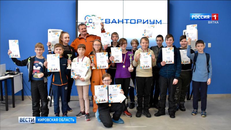 В Кирове пионеры и кадеты состязались в знаниях ПДД и фигурном вождении карта