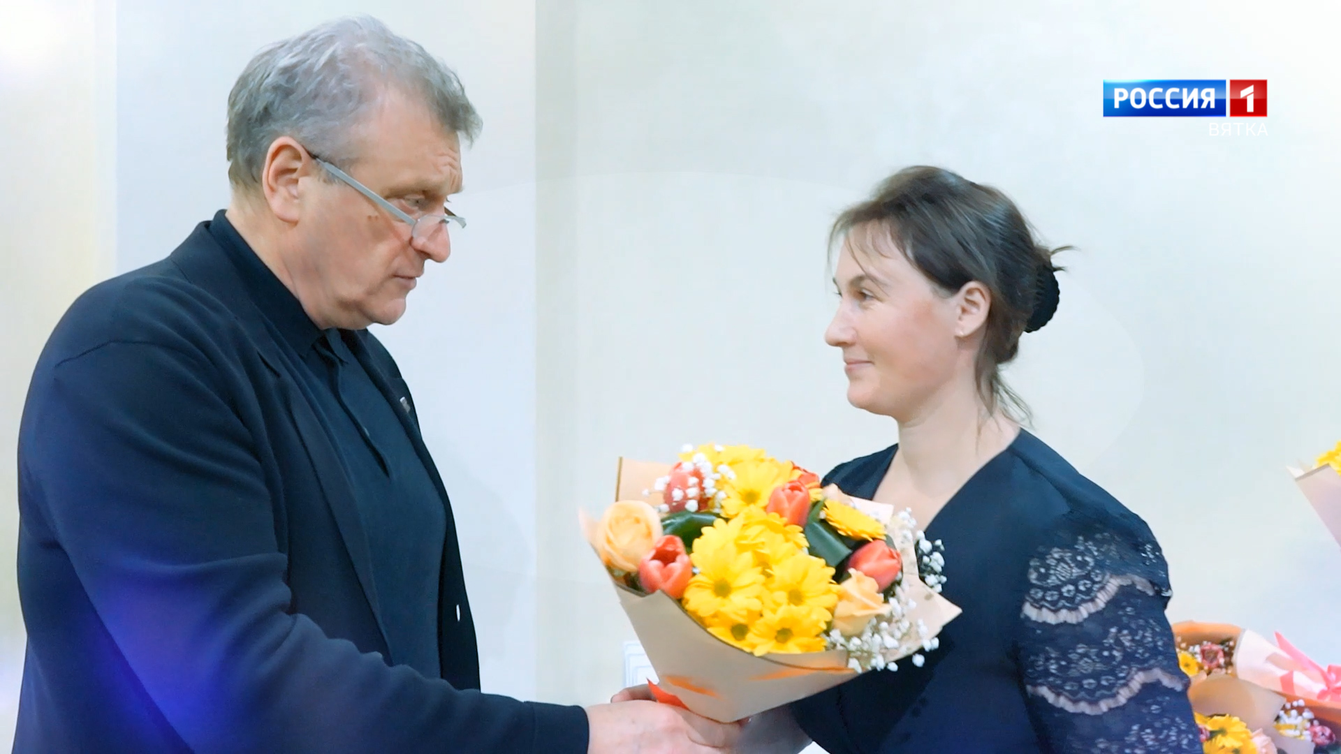 Игорь Васильев поздравил жительниц Кировской области с 8 Марта