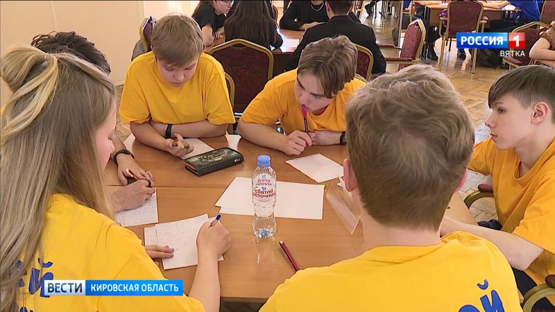 Команда «Бурлаки на Вятке» представит Кировскую область на окружном финале игры «Что? Где? Когда?»