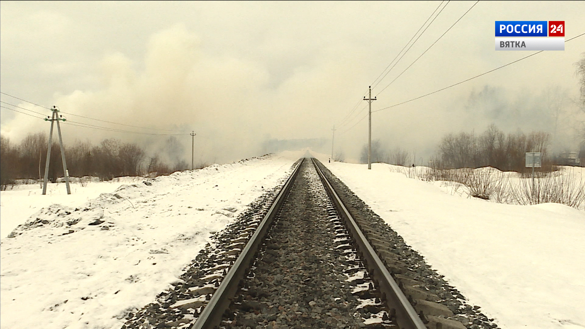 В Лянгасово продолжает гореть свалка отходов деревообработки