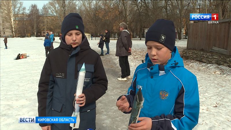 Юные кировчане-авиамоделисты провели запуск моделей ракет и планеров