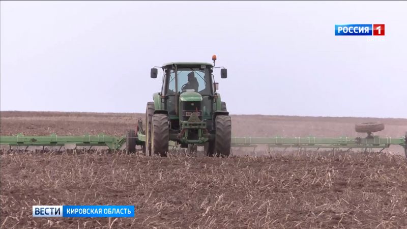 Кировские аграрии выехали на поля раньше срока