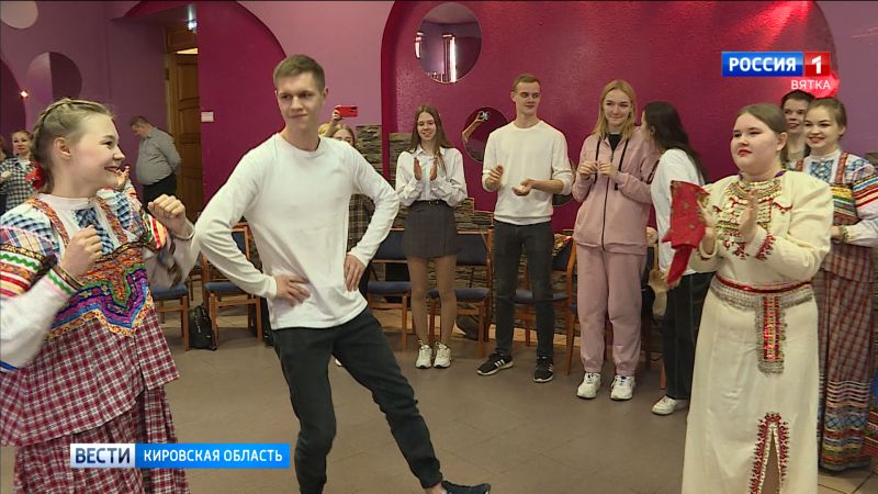 В Кирове прошел молодежный фестиваль национальных игр «Тандем»