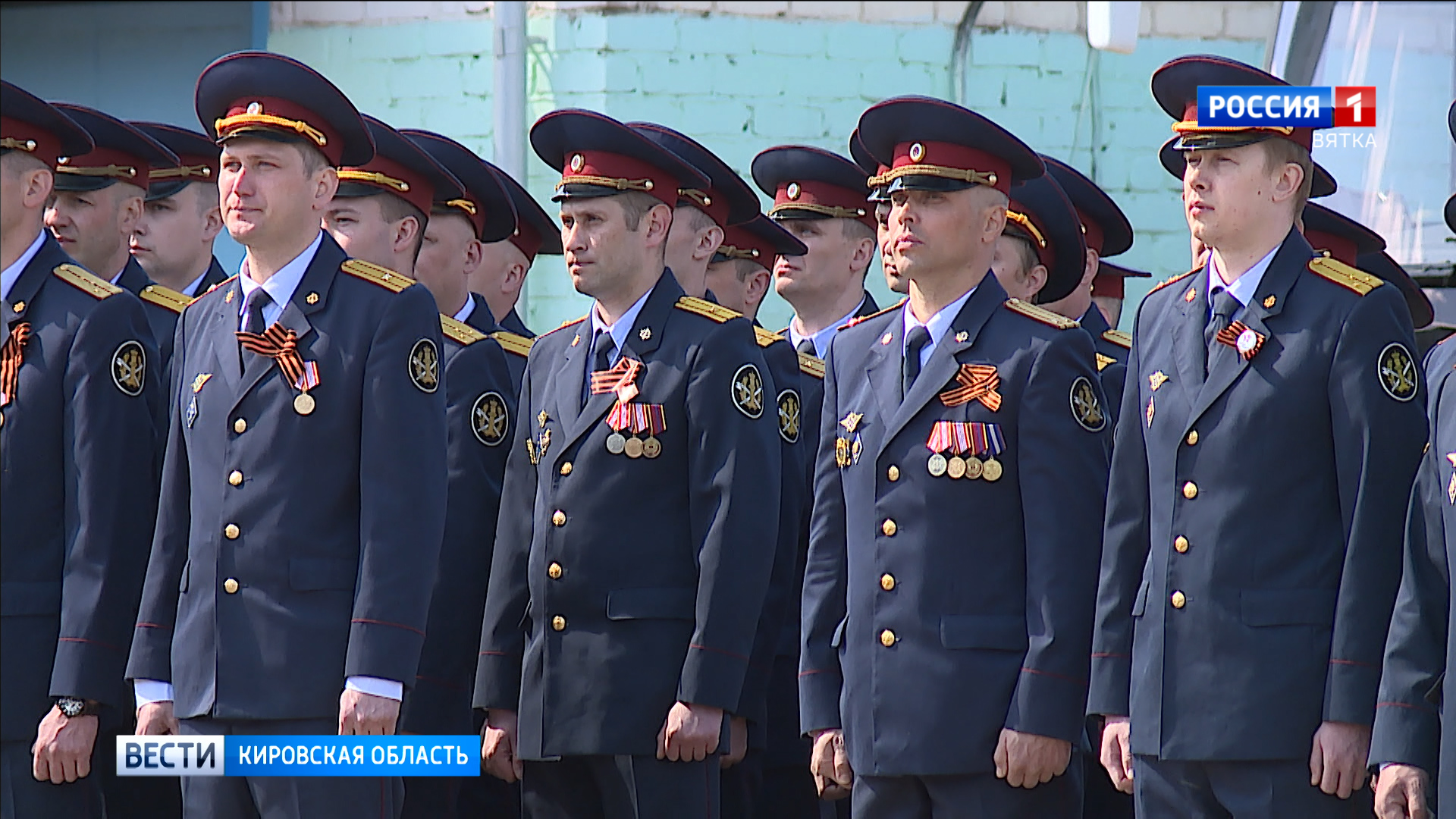 В Кирове прошел парад Победы сотрудников УФСИН