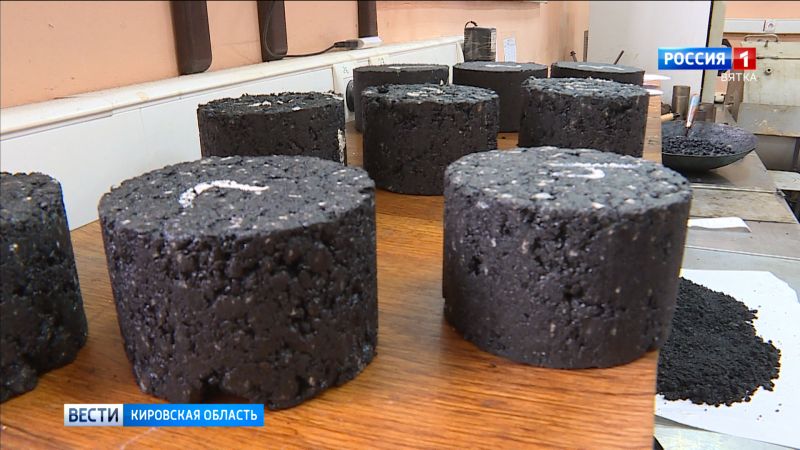 Специалисты проверяют качество ремонта кировских дорог