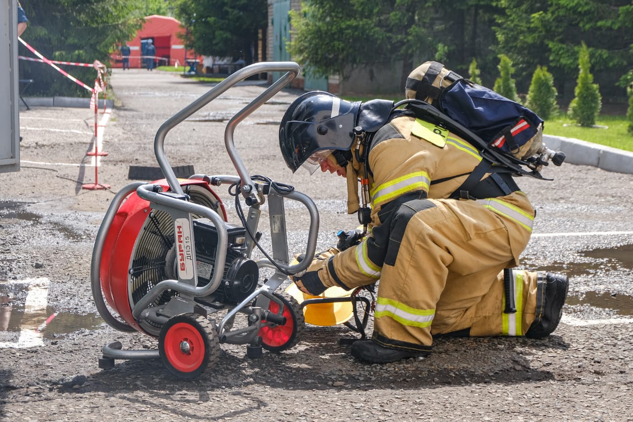 Кировские спасатели вошли в число лучших газодымозащитников