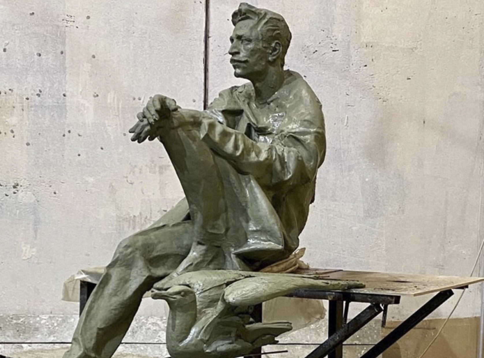 Стало известно, когда в Слободском установят памятник Александру Грину