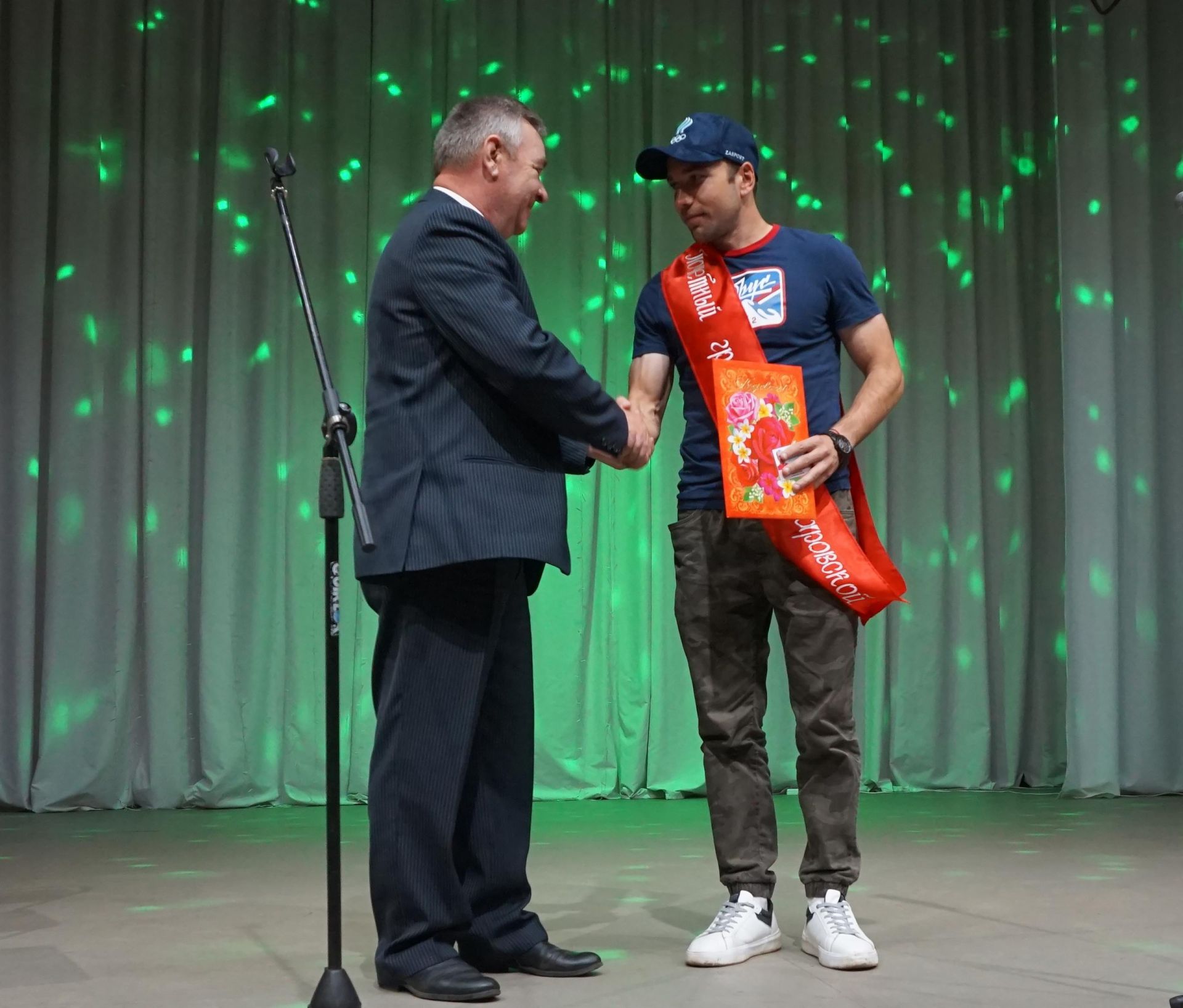 Алексей Червоткин стал «Почетным гражданином» Даровского