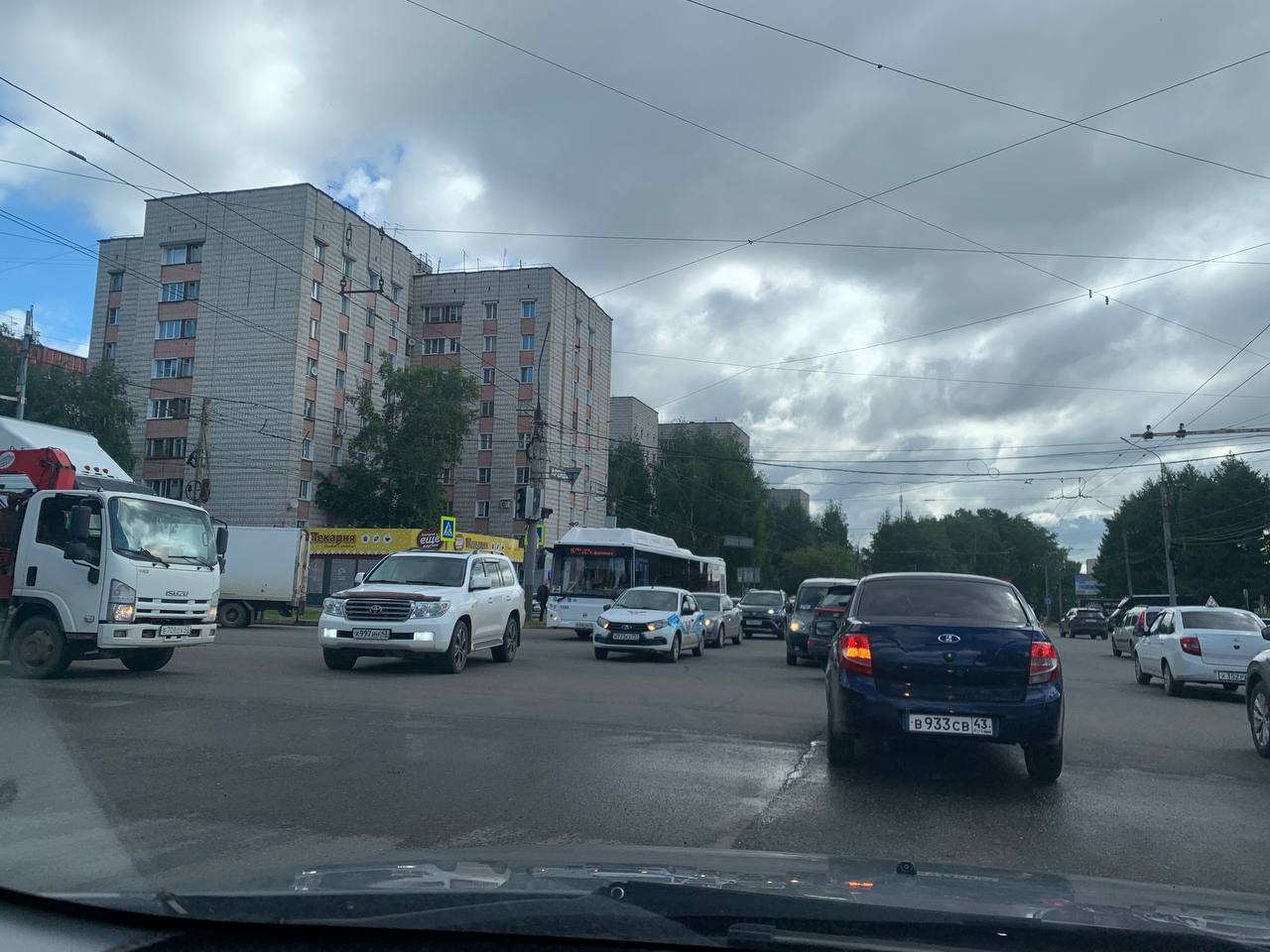 На перекрёстке улиц Воровского и Производственная не работает светофор