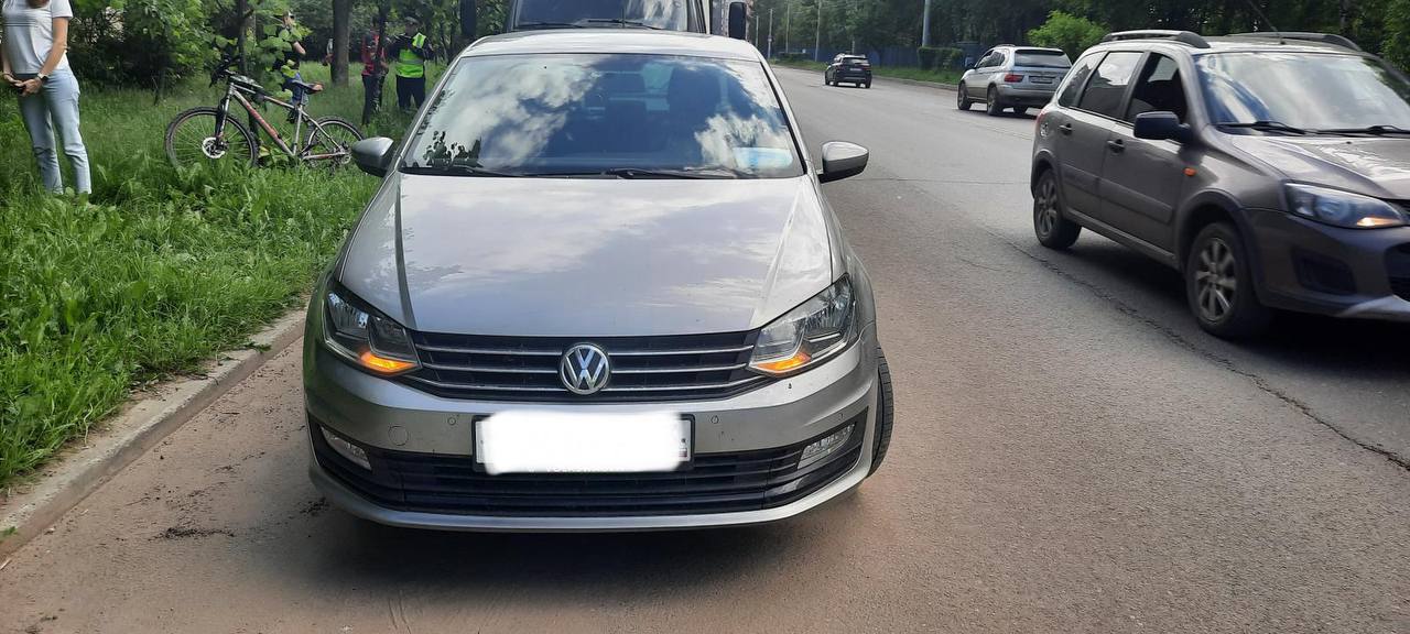 Кировчанка на «Фольксвагене» сбила велосипедиста