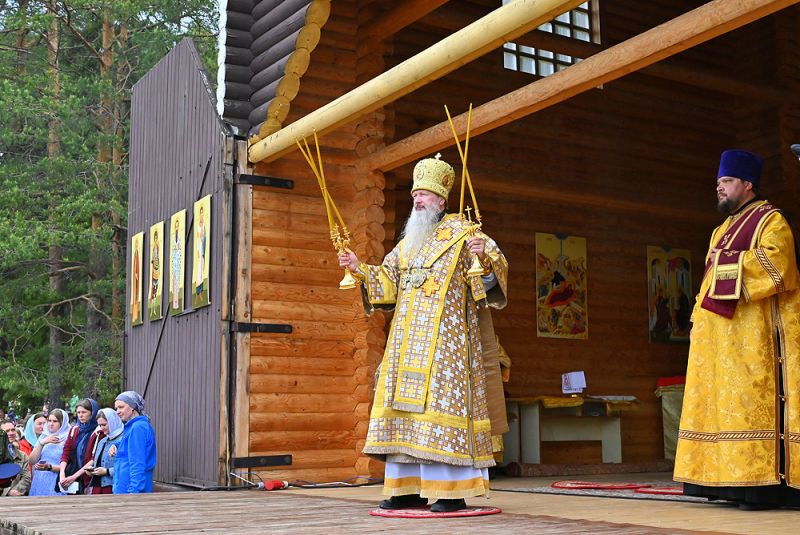 В Великорецком прошли праздничные богослужения