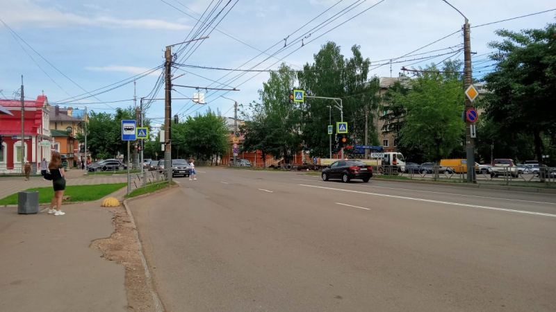 На пересечении Воровского и Володарского установили светофор