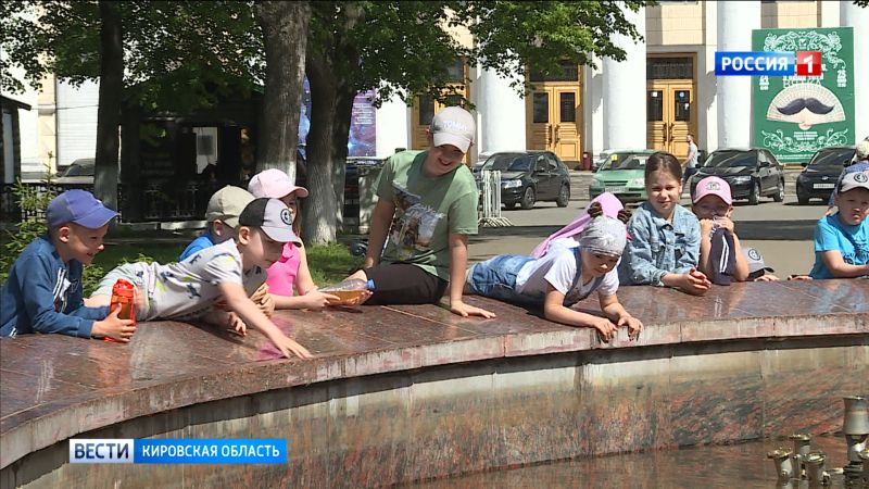 Фонтан на Театральной площади отключили из-за техобслуживания