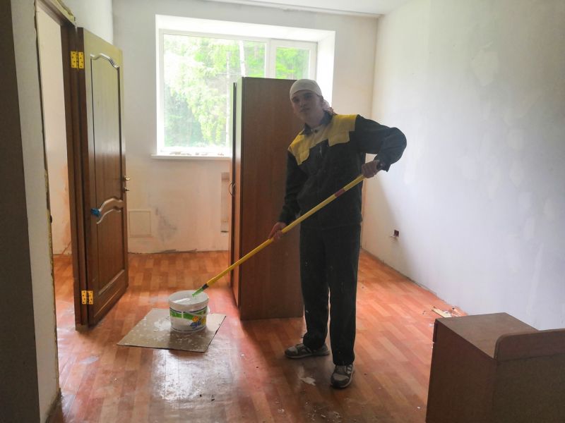 Кировские студенты примут участие в капитальном ремонте школ