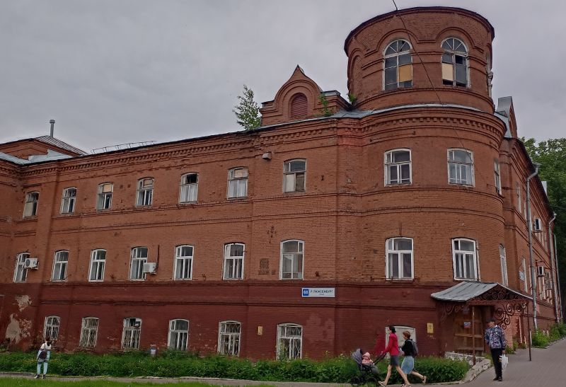 Пользователю старинного здания на углу улиц Карла Маркса/Р. Люксембург вынесено предостережение