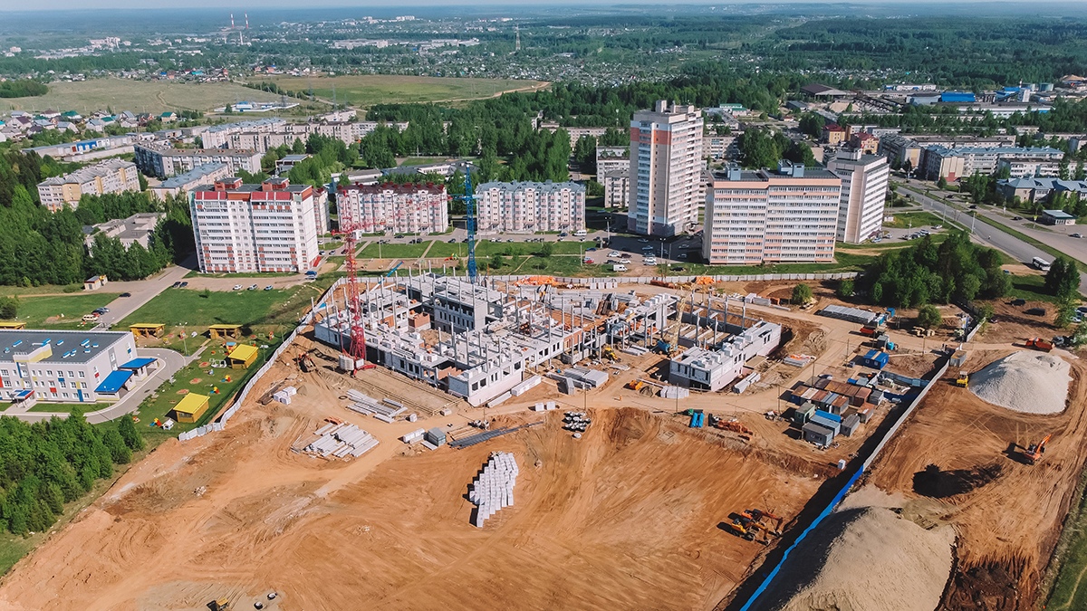 В Кирове заключены контракты на строительство новых школ и пристроев