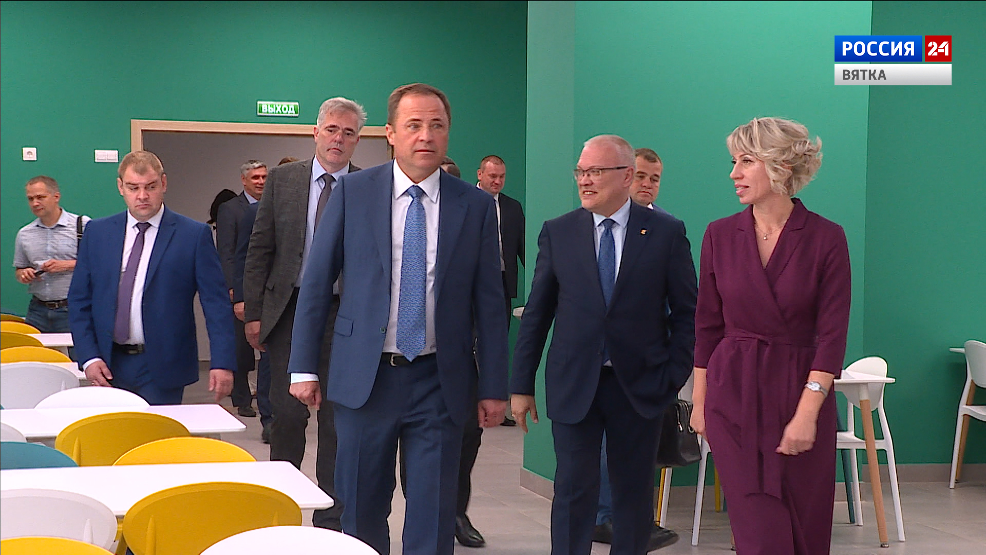 Игорь Комаров высоко оценили инфраструктуру новой школы в Радужном