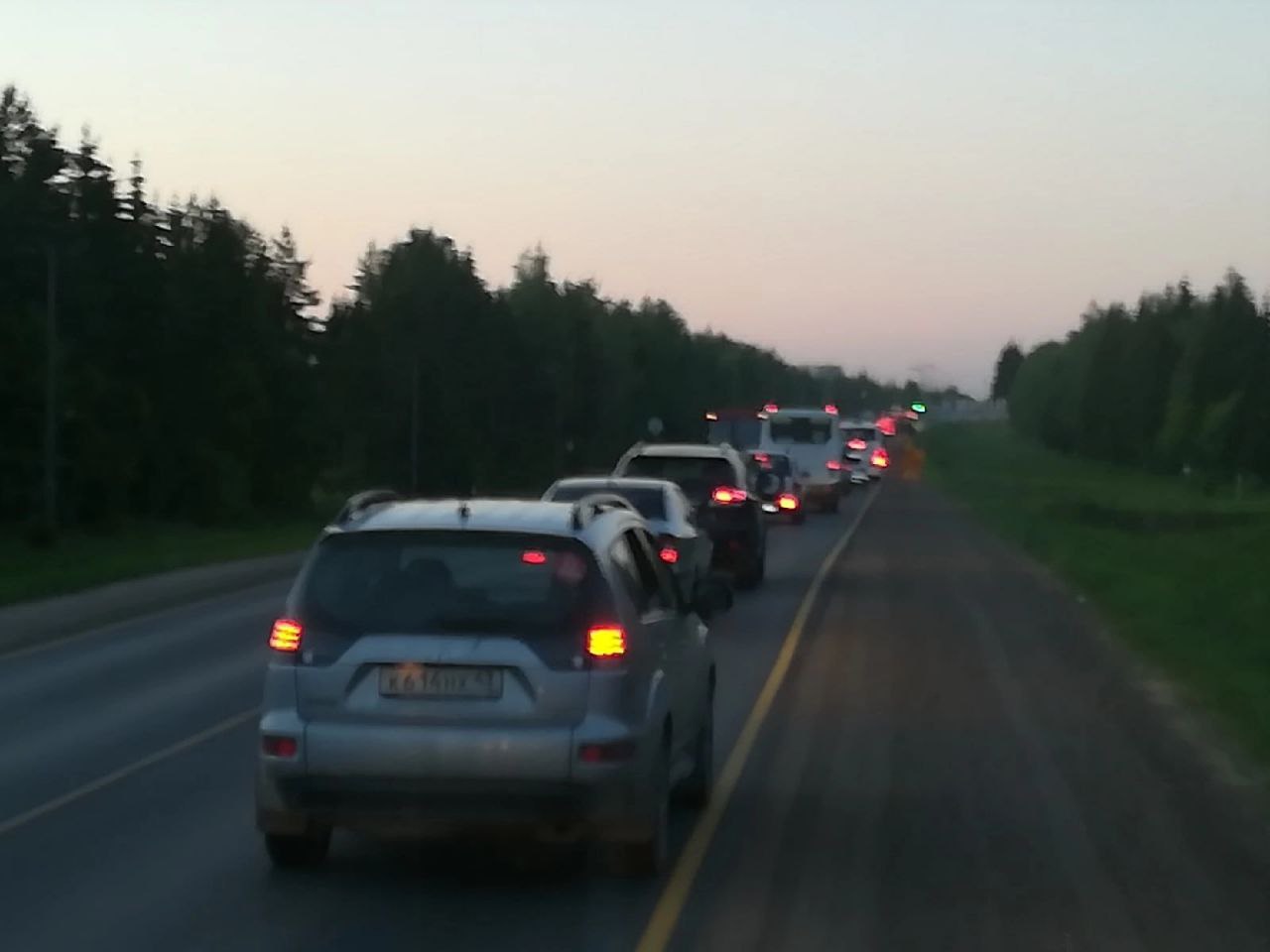 Кировчане опоздали в аэропорт из-за пробок, созданных дорожниками