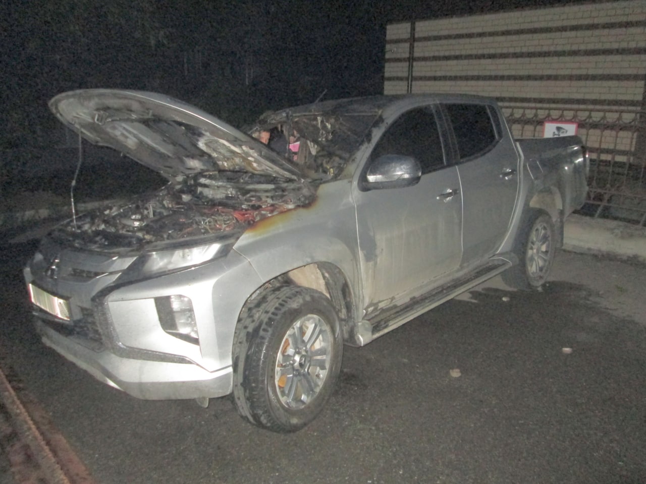 Киров сгорела машина. Равшан сожгли машины. Киров сгорела машина. В кировском сгорел автомобиль. В кировском сгорел автомобиль.